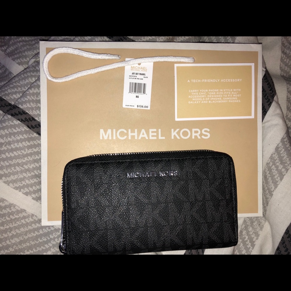 Michael Kors wallet/wristlet